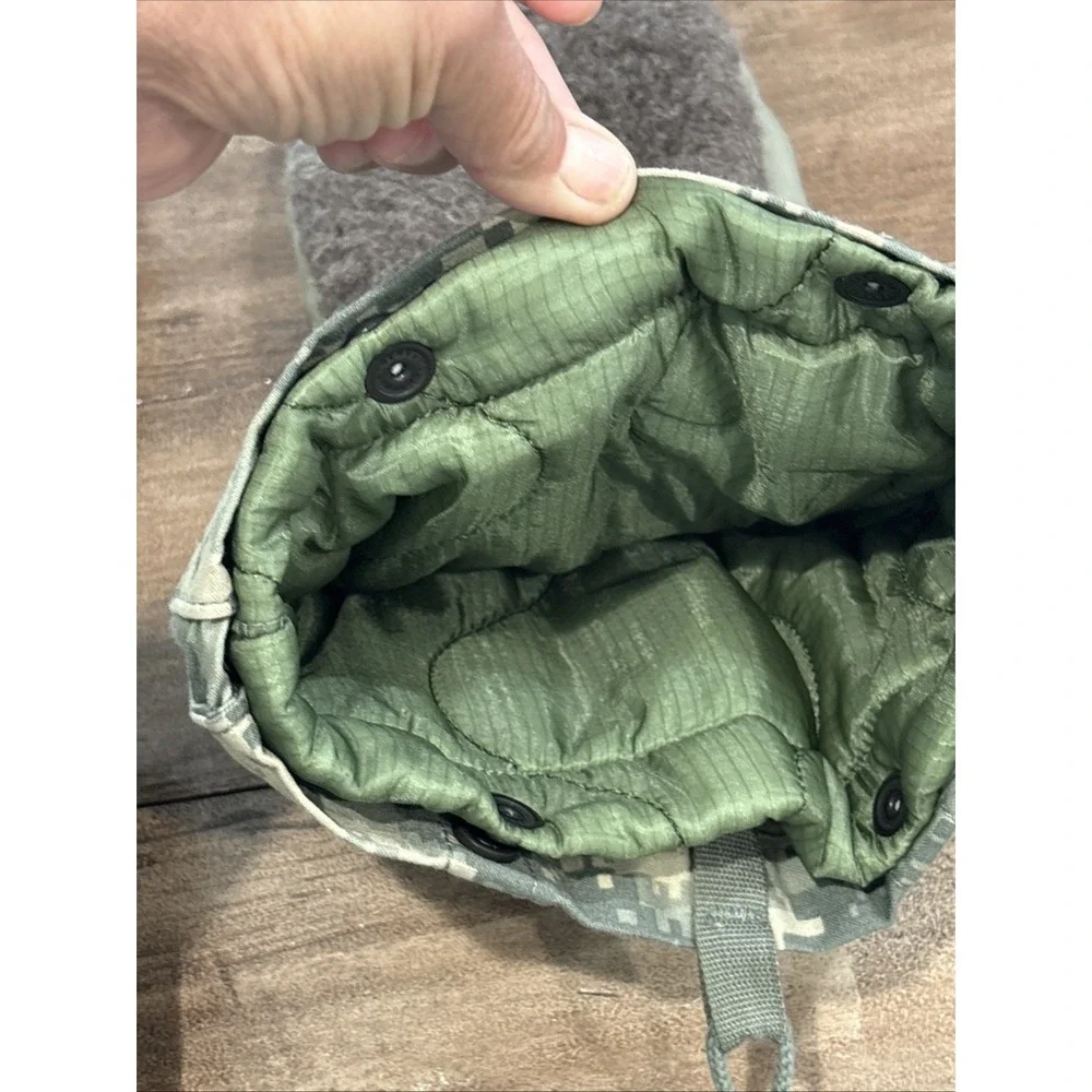 Large - US Army UCP / ACU Camouflage Extreme Cold Weather Mittens Gloves & Liner